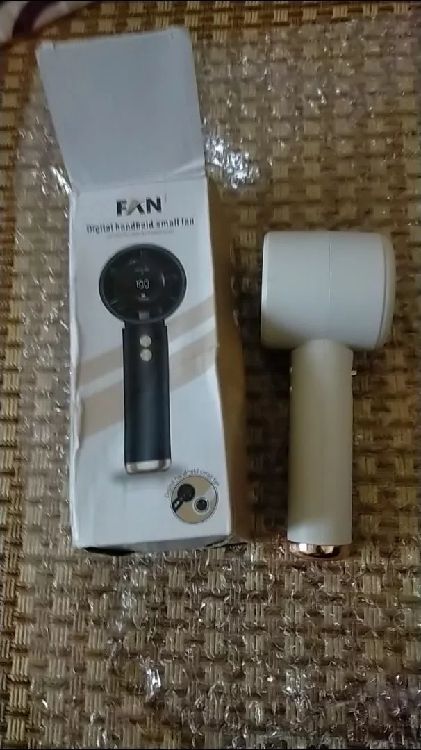 Quạt cầm tay N68 mini 5000mAh di động có thể sạc gió mạnh 100 tốc độ turbo phản lực màn hình hiển thị pin tặng dây đeo