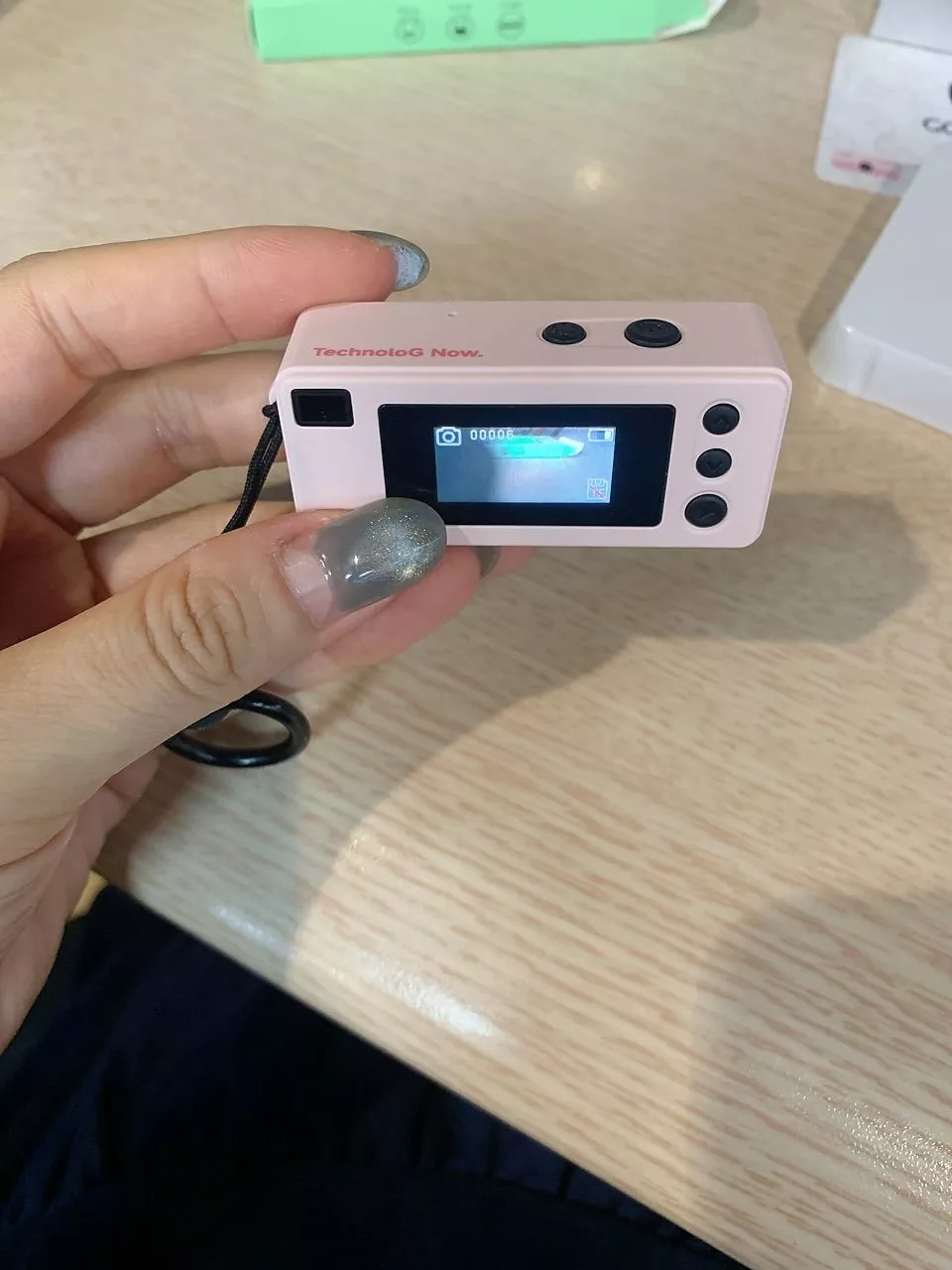 Goojodoq Camera Móc Khóa Ngón Tay - Máy Ảnh Mini 720P, CCD Retro, Quà Tặng Học Sinh Độc Đáo