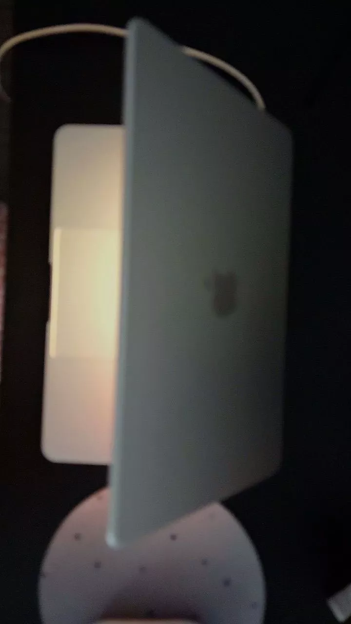 Máy Tính Xách Tay Apple MacBook Neo, 256GB