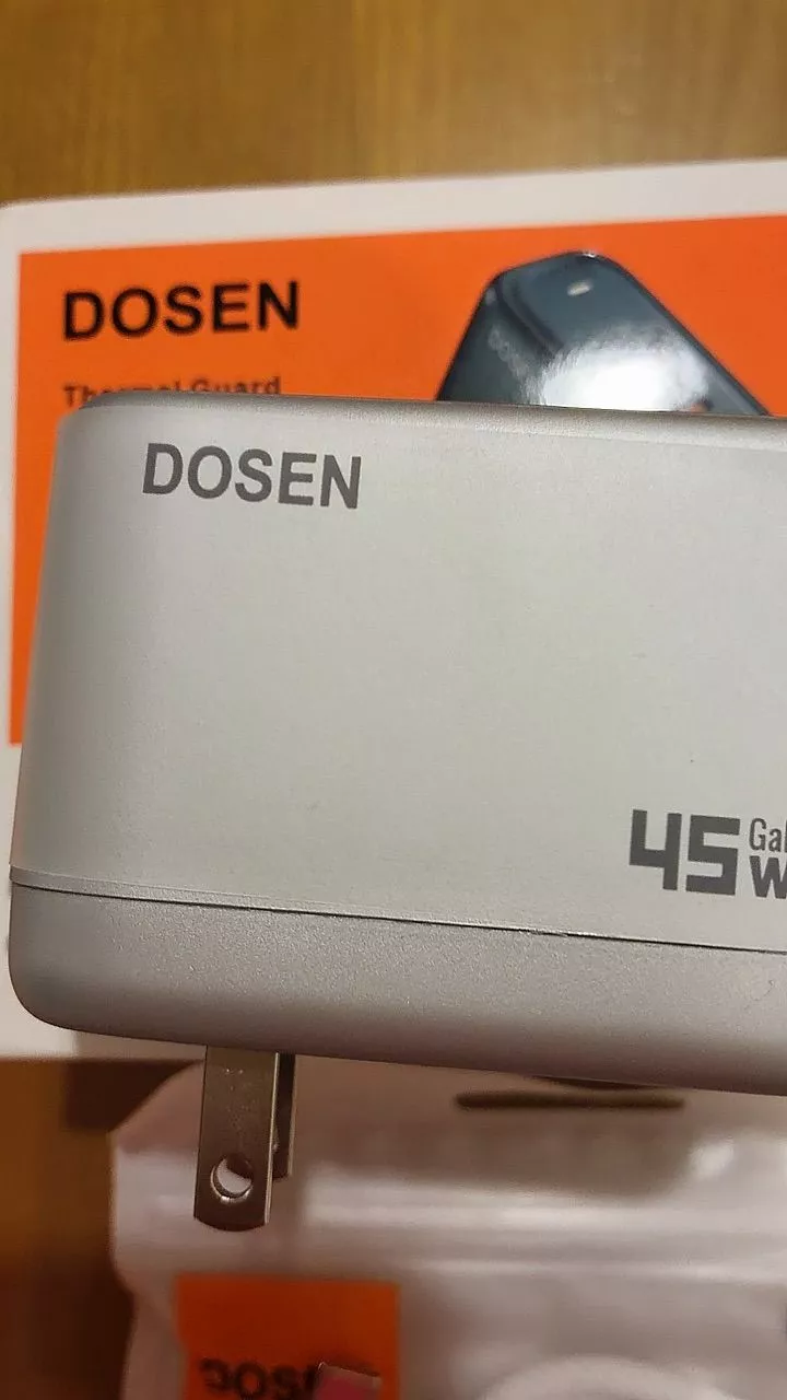 Dosen Mini Từ Tính Không Dây 10000mah 12000mAh 22.5W Sạc Nhanh Power Bank có nam châm thích hợp cho phone
