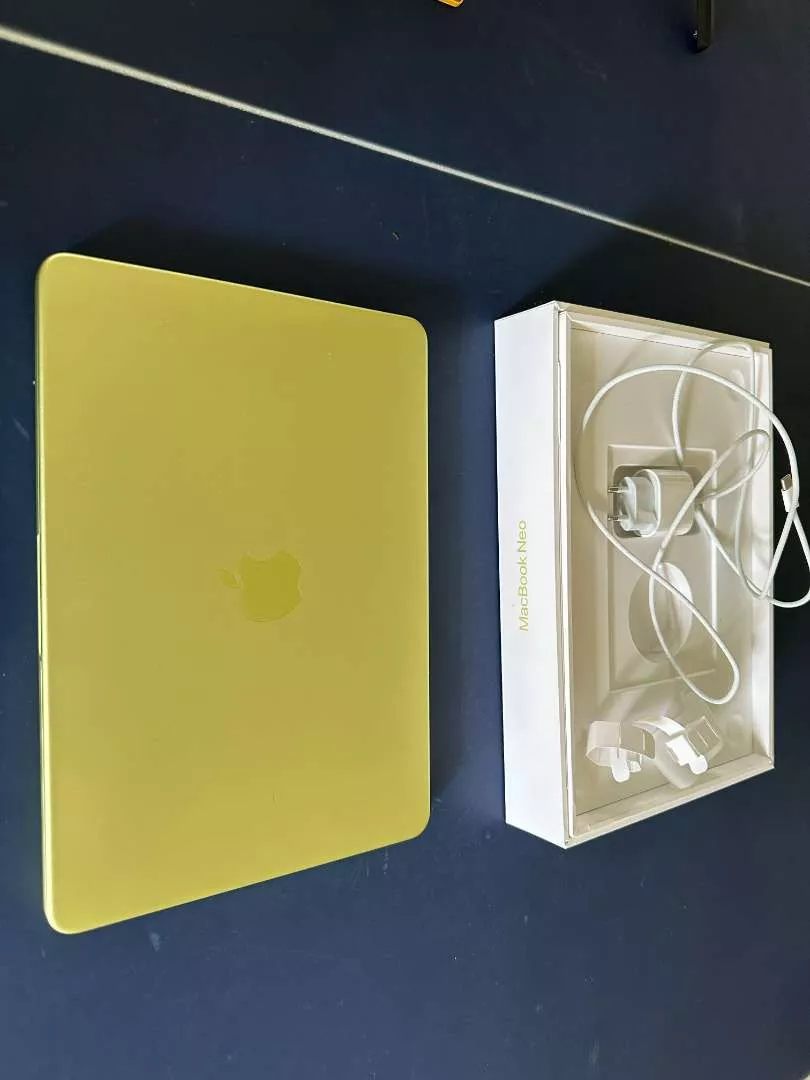 Máy Tính Xách Tay Apple MacBook Neo, 256GB