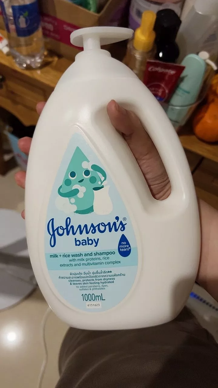 Sữa tắm Johnson's Baby sữa gạo và yến mạch 1000ml