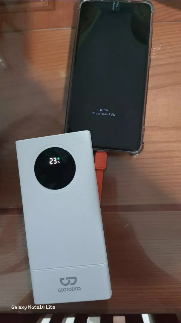 Sạc dự phòng Goojodoq 20000mAh, sạc nhanh 22.5W, cáp sạc tích hợp, màn hình LED hiển thị kỹ thuật số