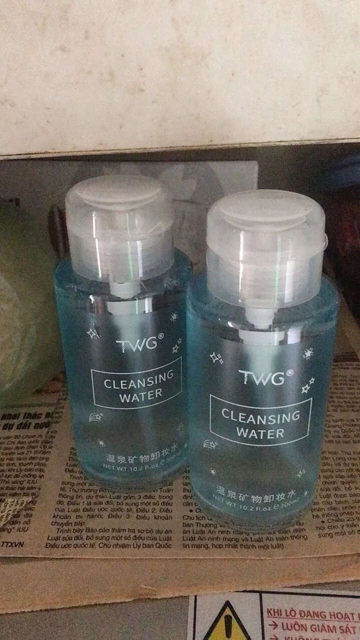 Nước tẩy trang TWG, làm sạch sâu da mặt, 300ml dạng vòi nhấn, phù hợp với hầu hết các loại da.