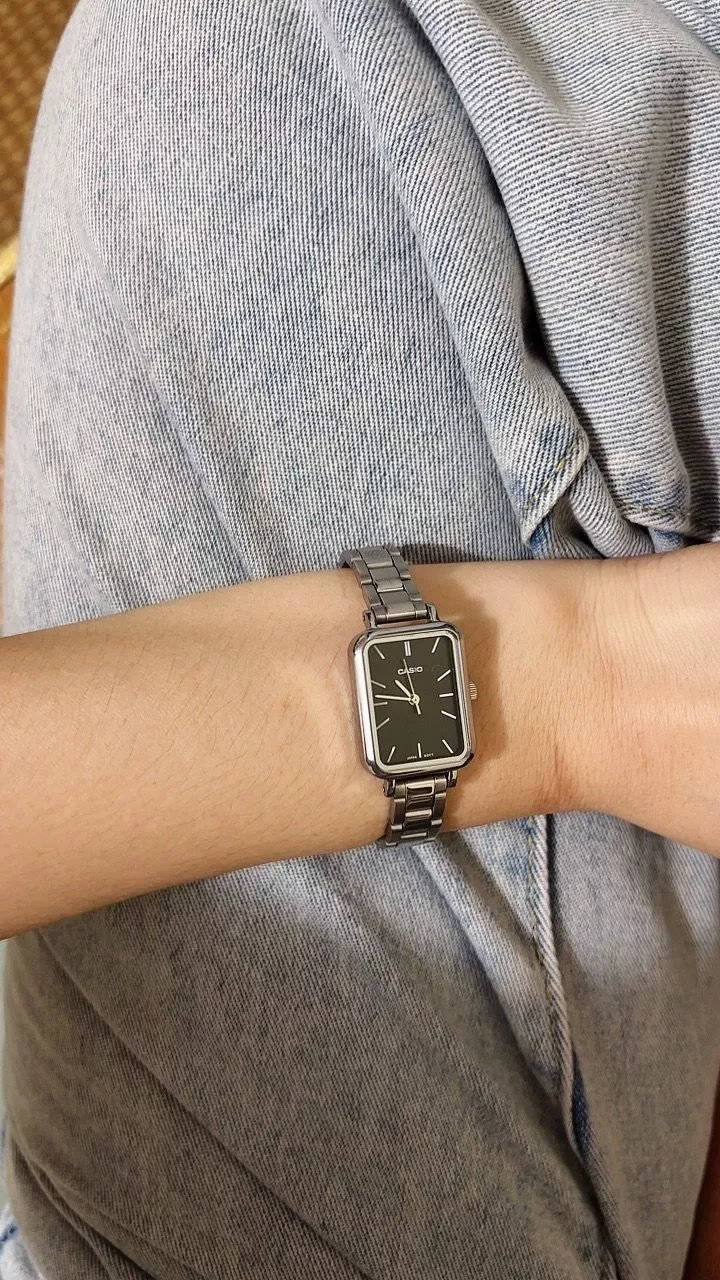 Đồng Hồ Nữ Casio LTP-V009 Dây Kim Loại Mặt Chữ Nhật Kính Khoáng Chống Nước