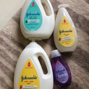 [KOL] Bộ 2 chai Sữa tắm Johnson's Baby chứa sữa gạo & yến mạch 1000ml
