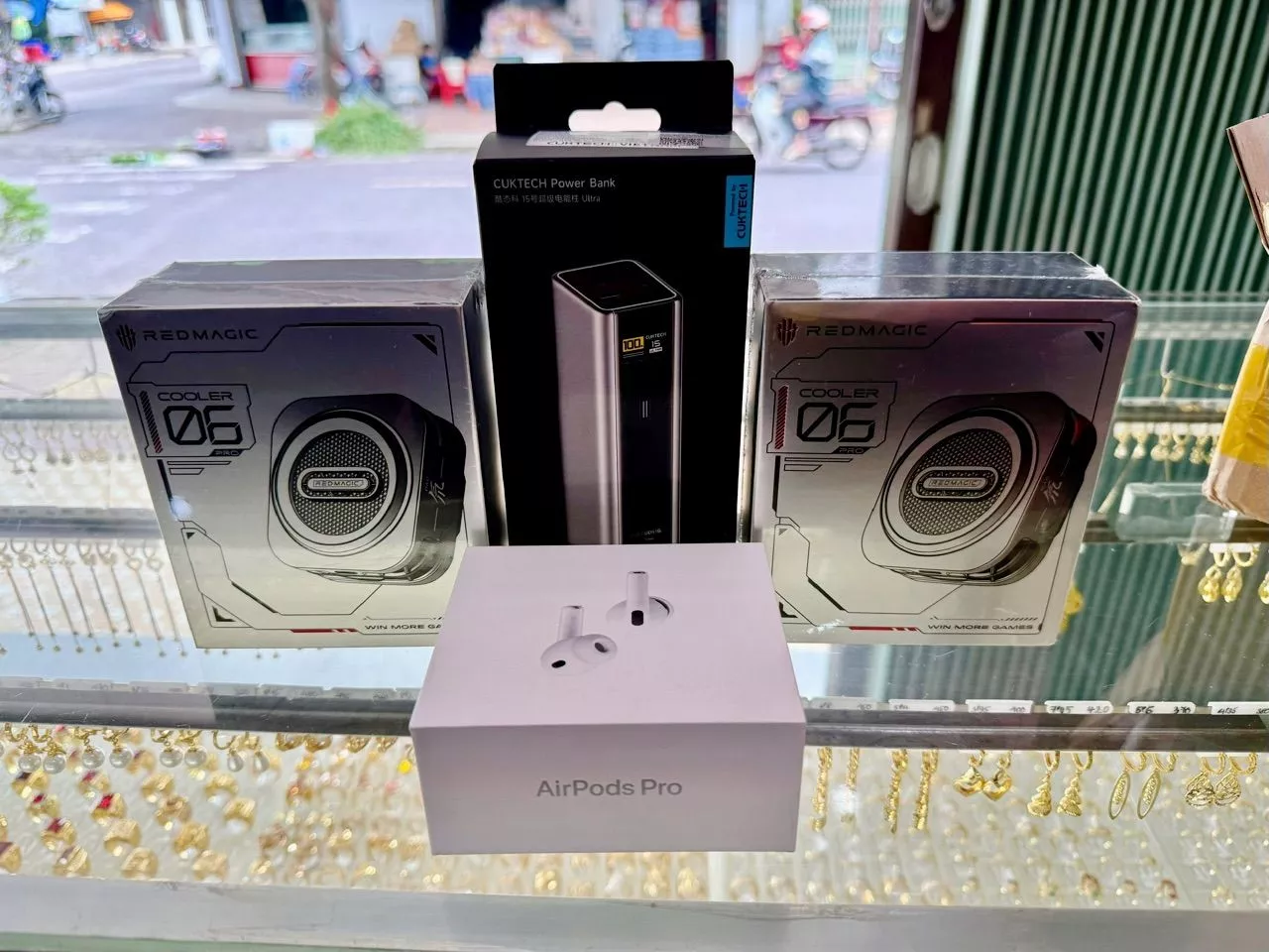 Tai nghe Apple AirPods Pro 3