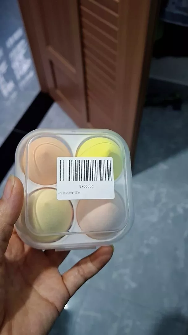 Hộp 4 mút trang điểm, đánh kem nền, phấn phủ sử dụng được dạng khô, ướt