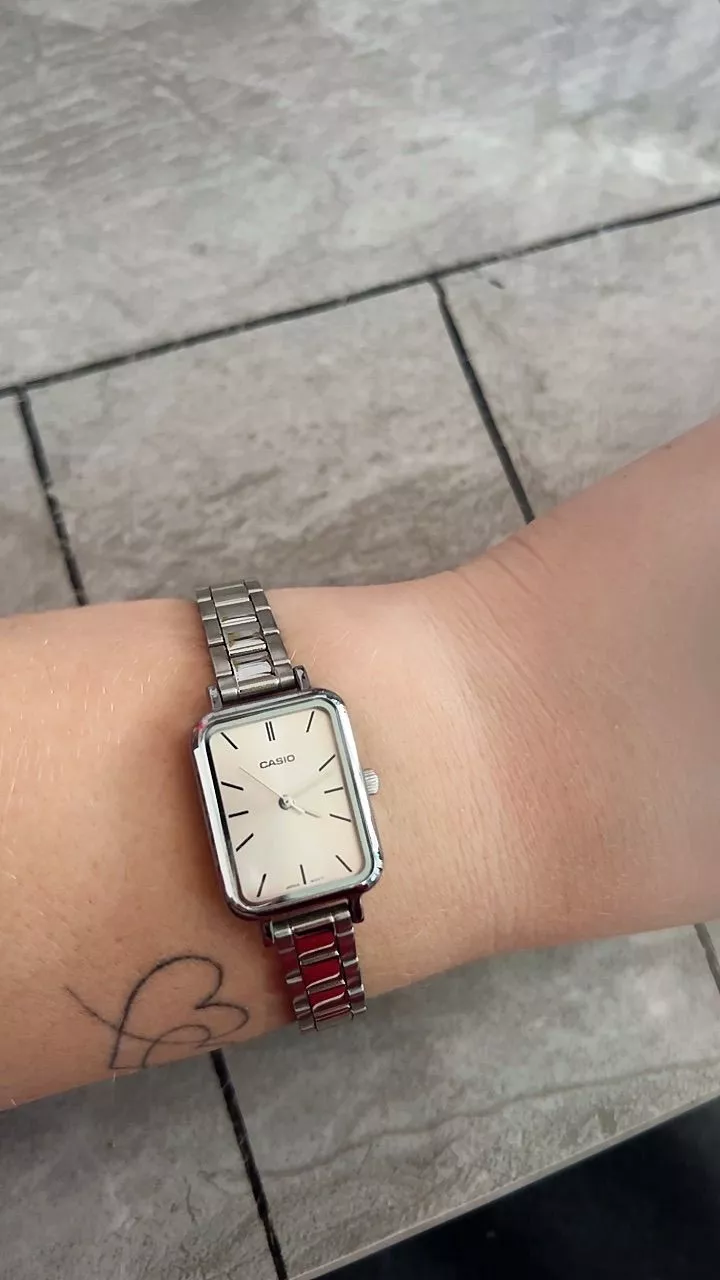 Đồng Hồ Nữ Casio LTP-V009 Dây Kim Loại Mặt Chữ Nhật Kính Khoáng Chống Nước