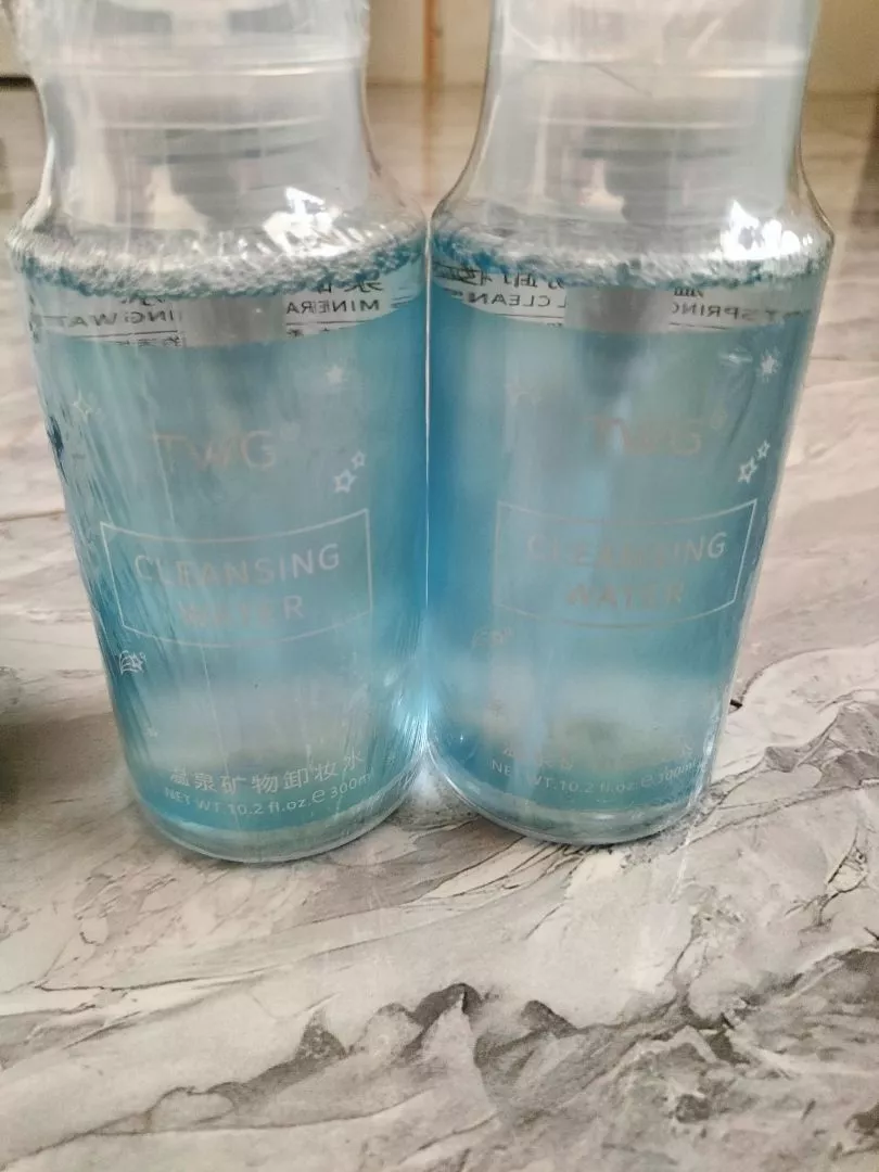 Nước tẩy trang TWG, làm sạch sâu da mặt, 300ml dạng vòi nhấn, phù hợp với hầu hết các loại da.