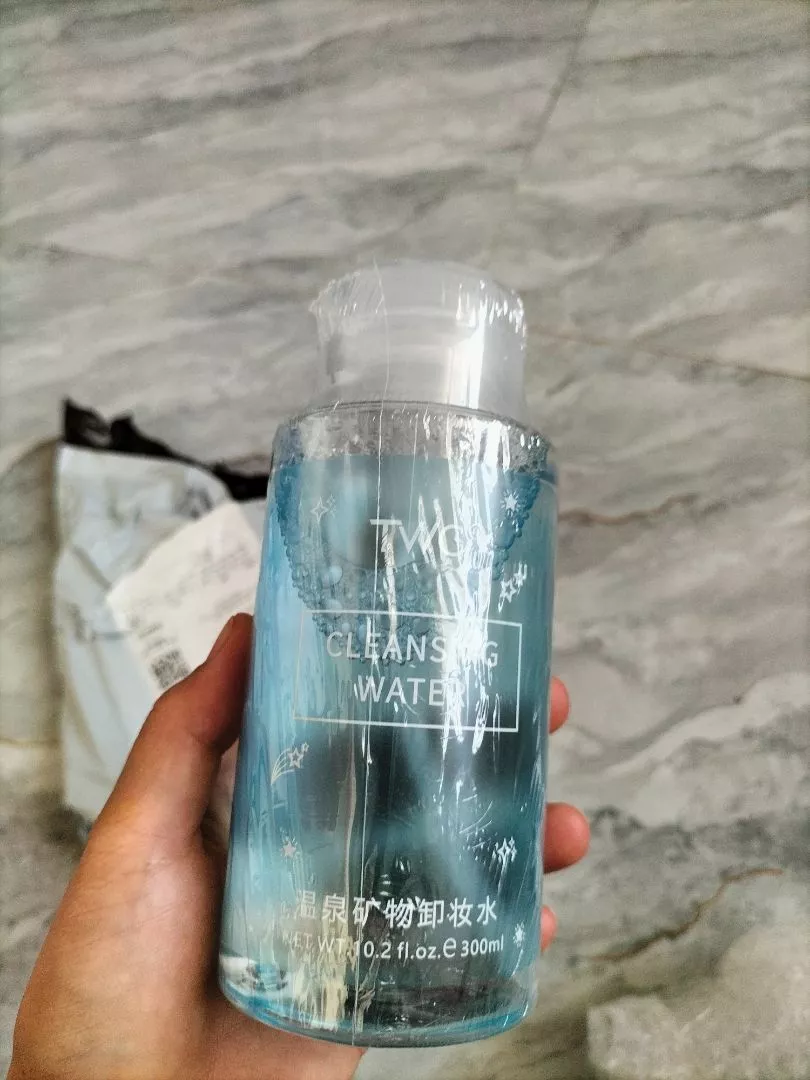 Nước tẩy trang TWG, làm sạch sâu da mặt, 300ml dạng vòi nhấn, phù hợp với hầu hết các loại da.