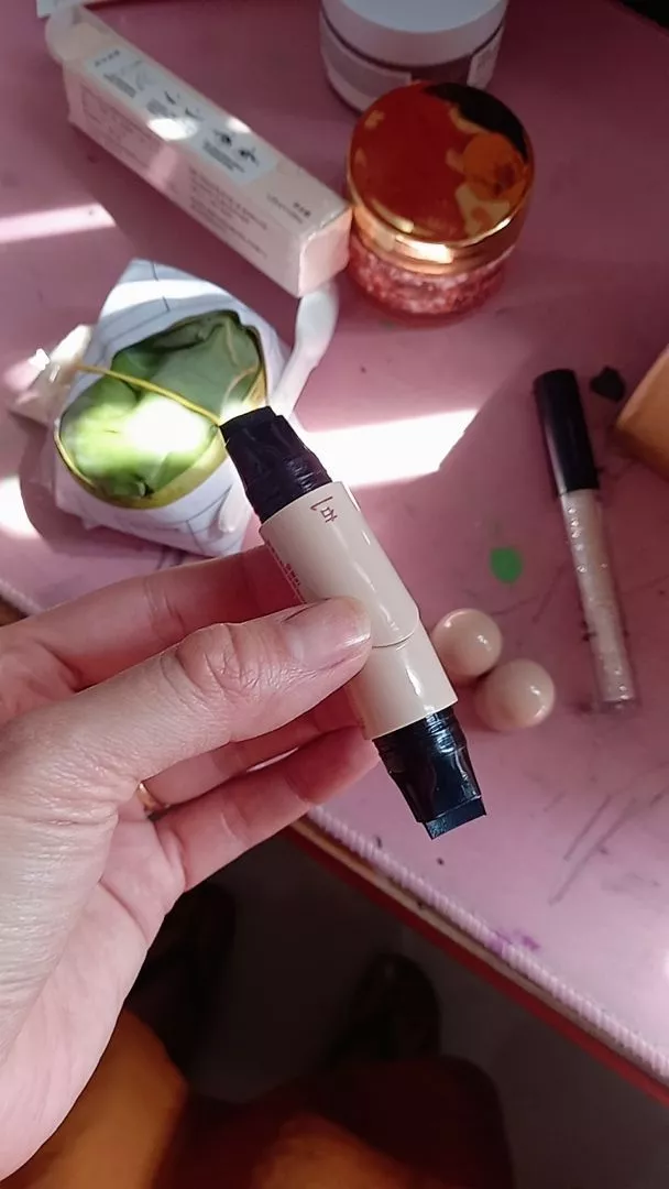 Bút Kẻ Mắt 2 Đầu Có Khuôn: Trang Điểm Nhanh, Chống Nước, Giữ Màu Cả Ngày Viện Sắc Hoa 9