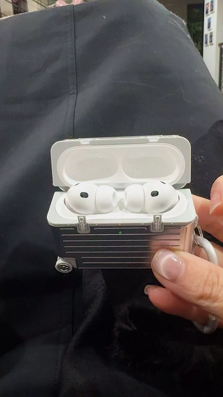 Tai nghe Apple AirPods Pro 3