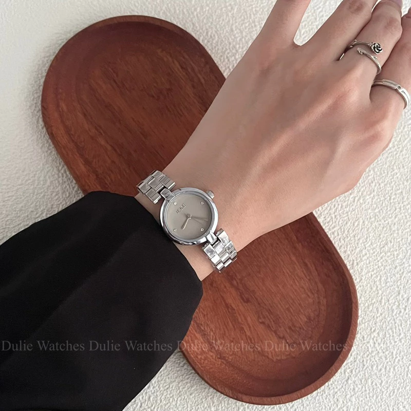 Đồng Hồ Nữ IEKE Mặt Tròn Số Đính Đá, Size 25, Dây Kim Loại Kháng Gỉ Sét, Chống Nước Tốt