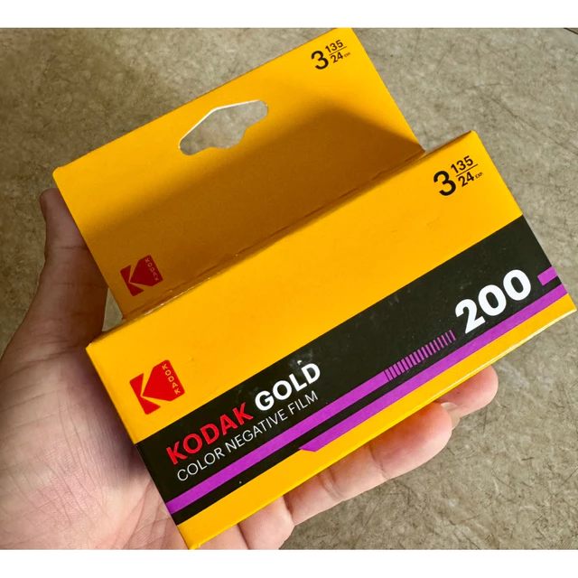 Phim chụp ảnh Yes!Star 200 400 36exp Date 03/2028 film 35mm tráng C41 dùng được máy PNS