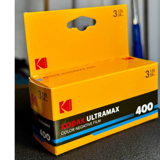Phim chụp ảnh Yes!Star 200 400 36exp Date 03/2028 film 35mm tráng C41 dùng được máy PNS